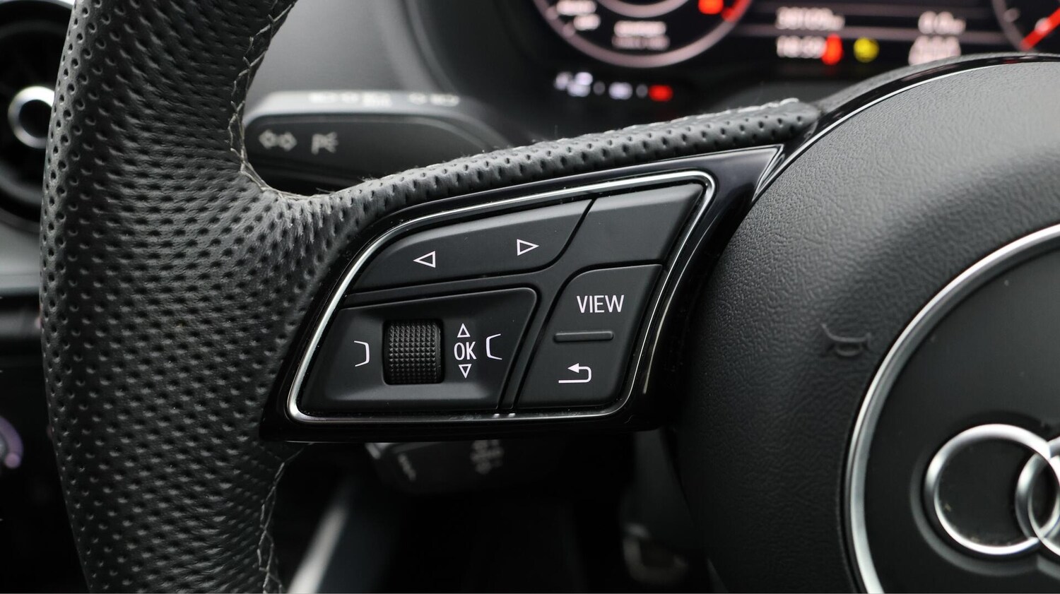 Used Audi Q2 2023 for sale - 76561641: Photo 25