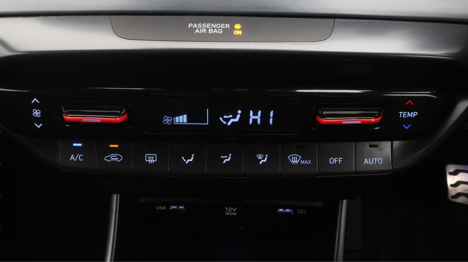 Used Hyundai i20 2023 for sale - 76689502: Photo 13