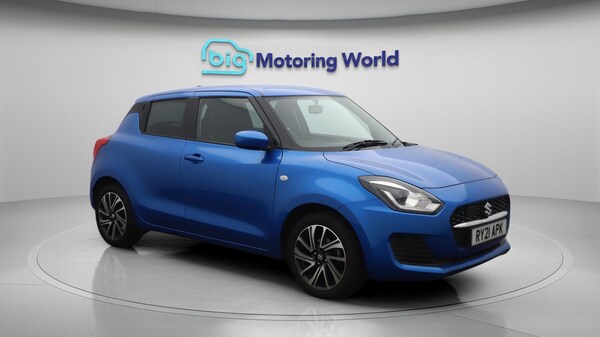 Used Suzuki Swift 2021 for sale - 76201004: Photo 2