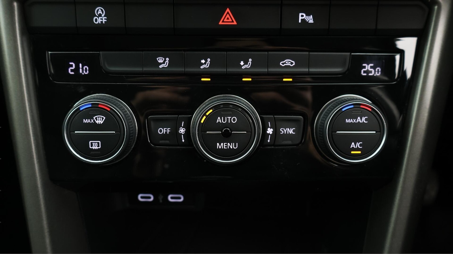 Used Volkswagen T-Roc 2021 for sale - 76735125: Photo 13