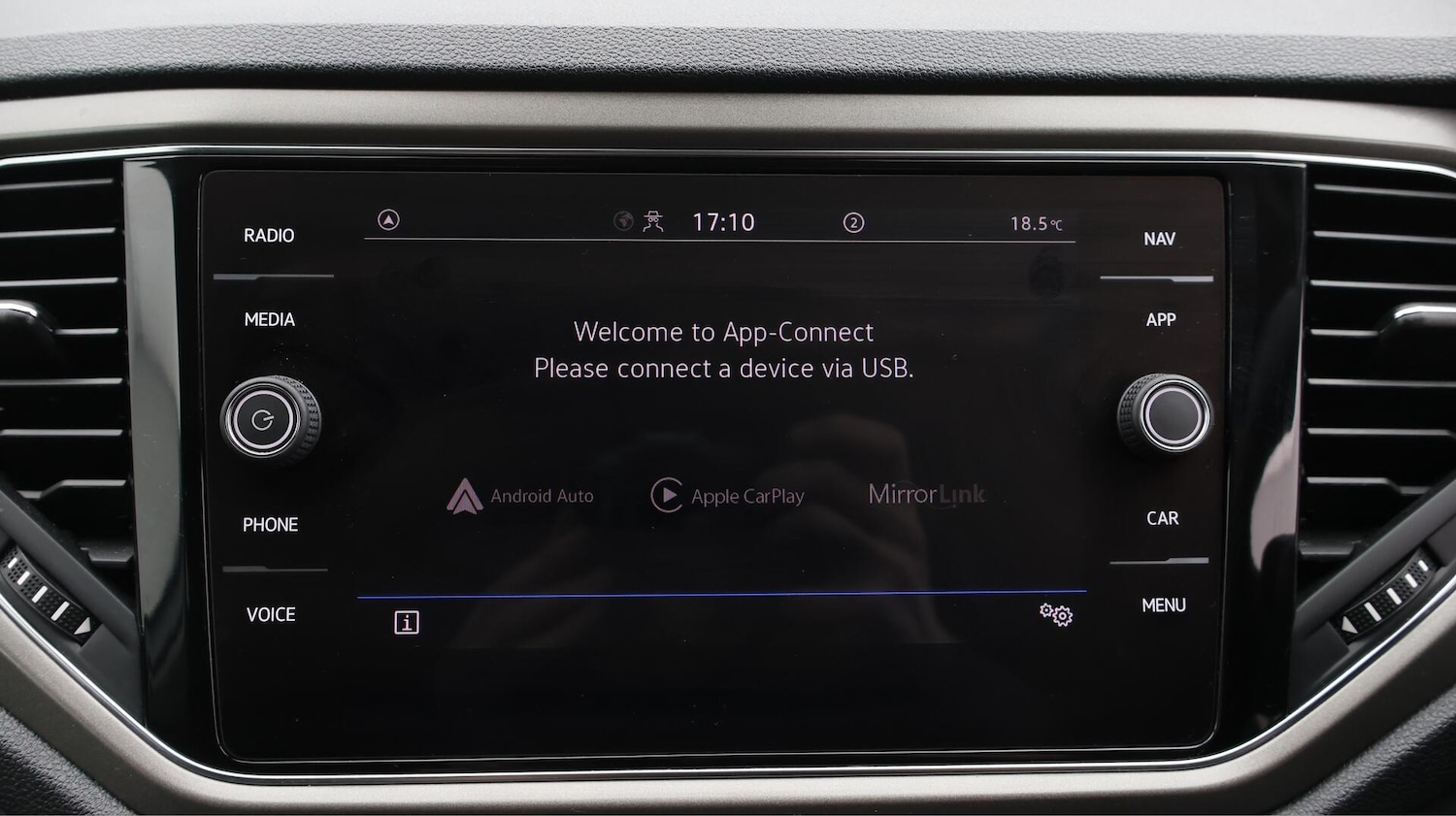 Used Volkswagen T-Roc 2021 for sale - 76735125: Photo 24