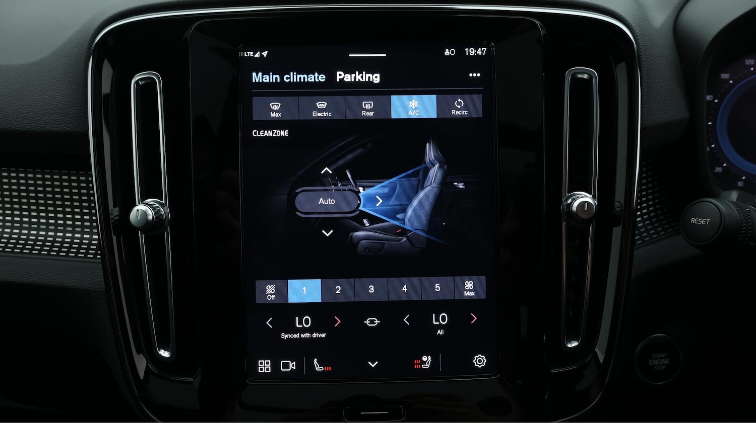 Used Volvo XC40 2022 for sale - 76432864: Photo 13