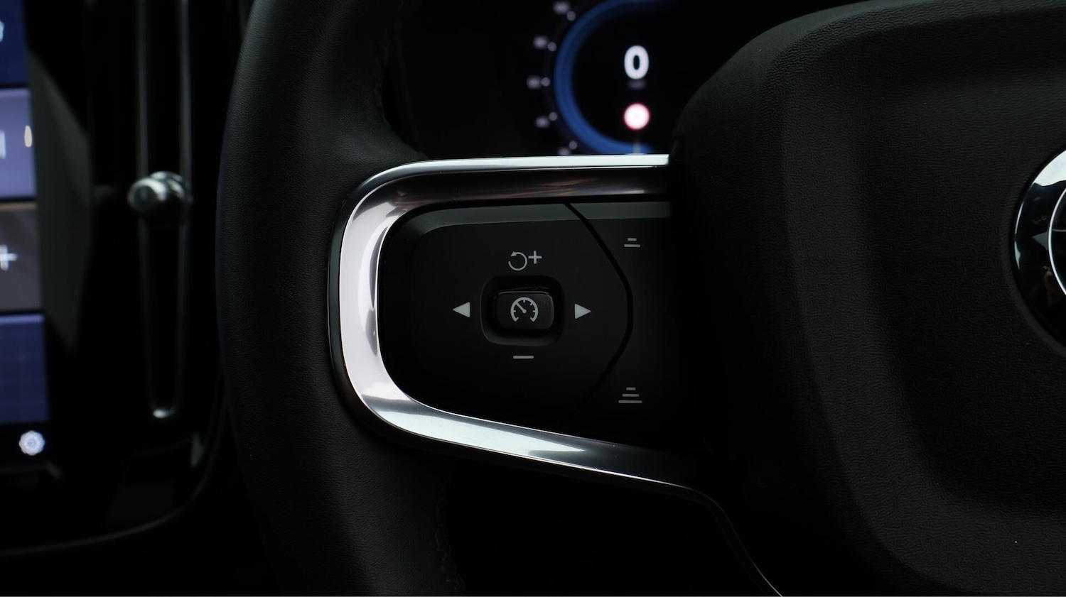 Used Volvo XC40 2022 for sale - 76432864: Photo 27