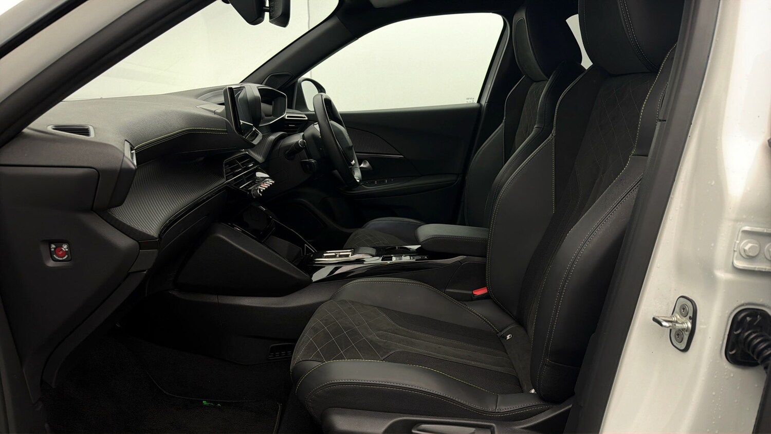 Used Peugeot E-2008 for sale - 78106575: Photo 13