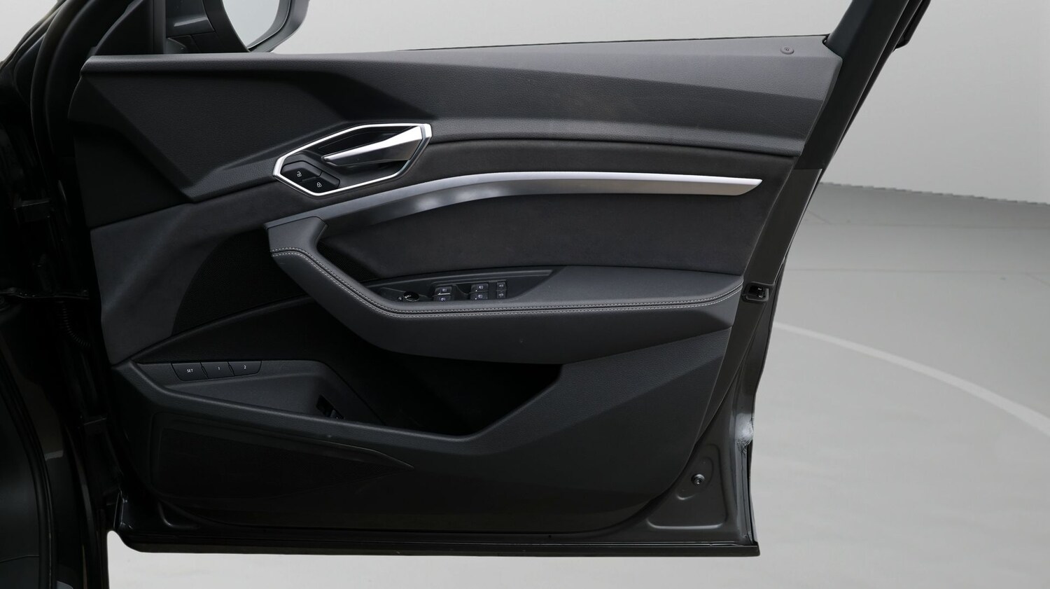 Used Audi e-tron 2023 for sale - 77501952: Photo 15