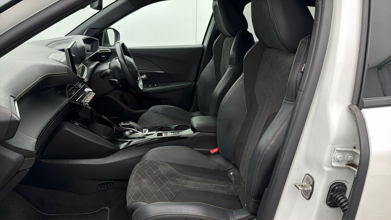 Used Peugeot E-2008 for sale - 78027556: Photo 13