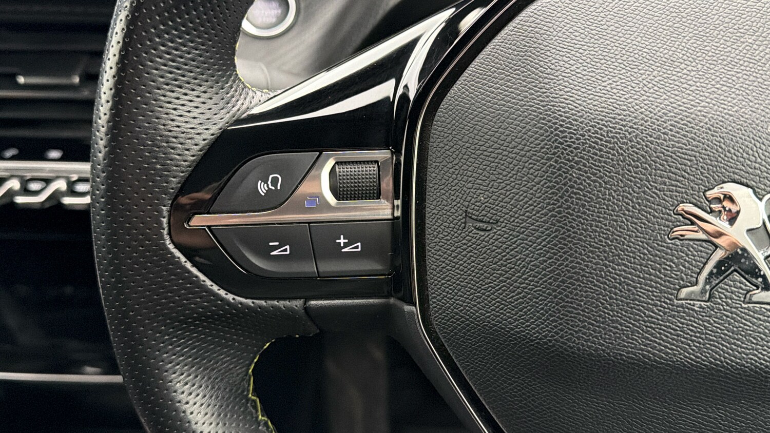 Used Peugeot E-2008 for sale - 78027556: Photo 23