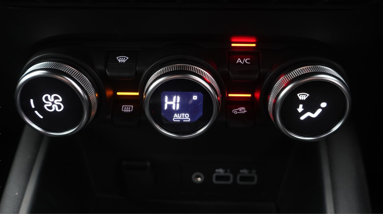 Used Renault Captur 2023 for sale - 77689473: Photo 12