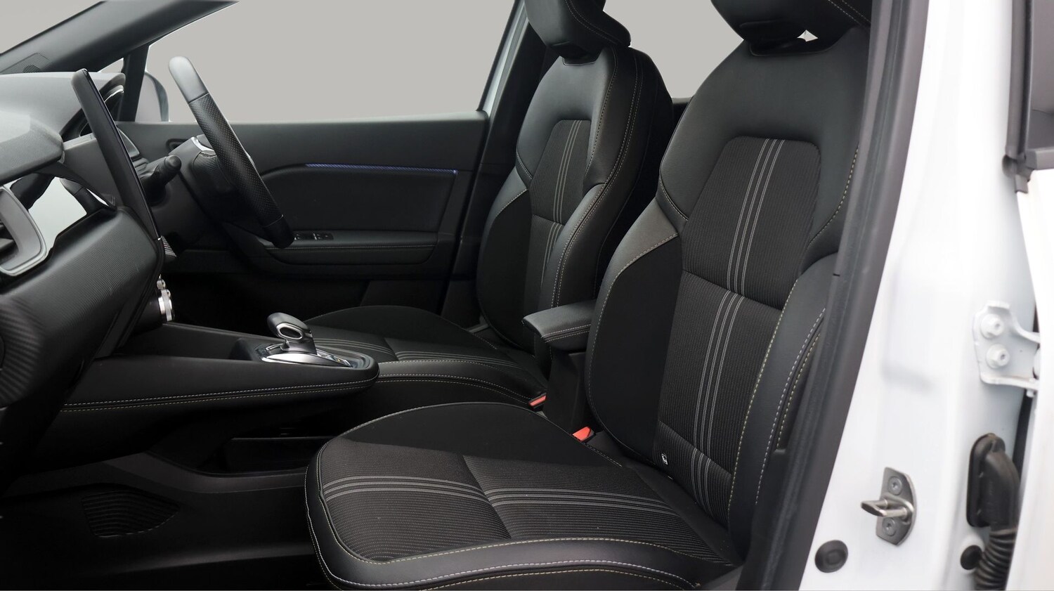 Used Renault Captur 2023 for sale - 77689473: Photo 14