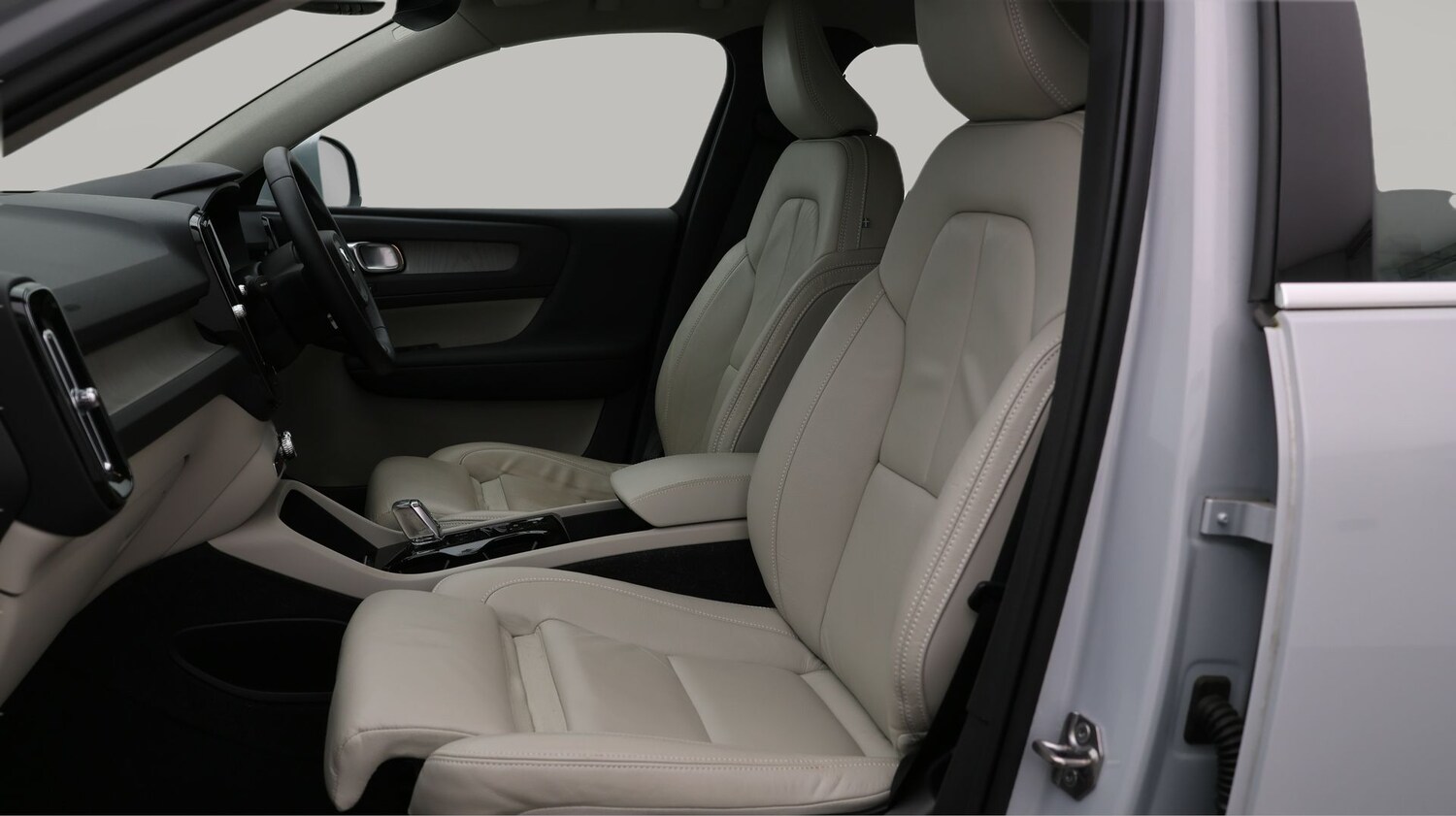 Used Volvo XC40 2021 for sale - 77542578: Photo 14