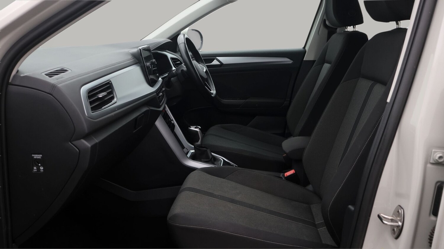 Used Volkswagen T-Roc for sale - 77182047: Photo 14