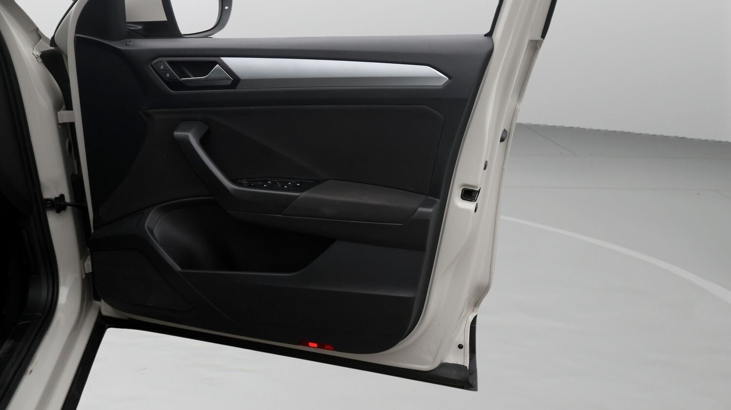 Used Volkswagen T-Roc for sale - 77182047: Photo 15