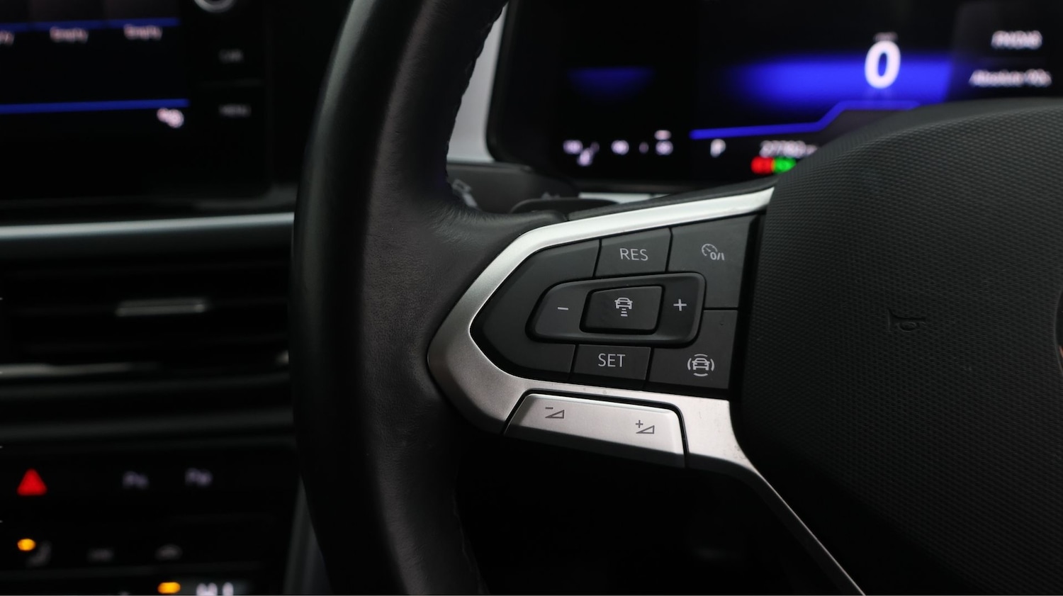 Used Volkswagen T-Roc for sale - 77182047: Photo 23