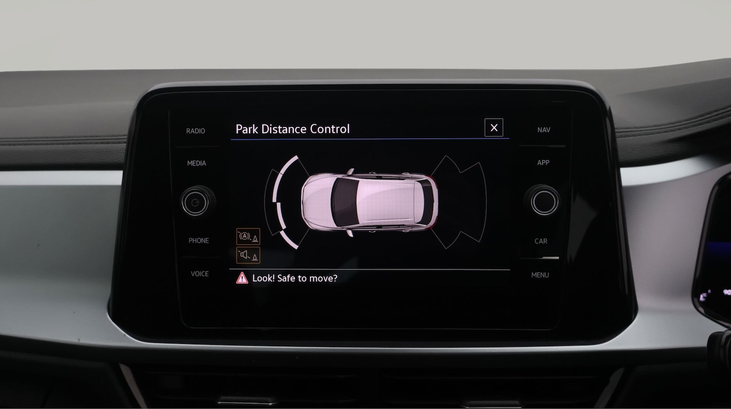 Used Volkswagen T-Roc for sale - 77182047: Photo 24