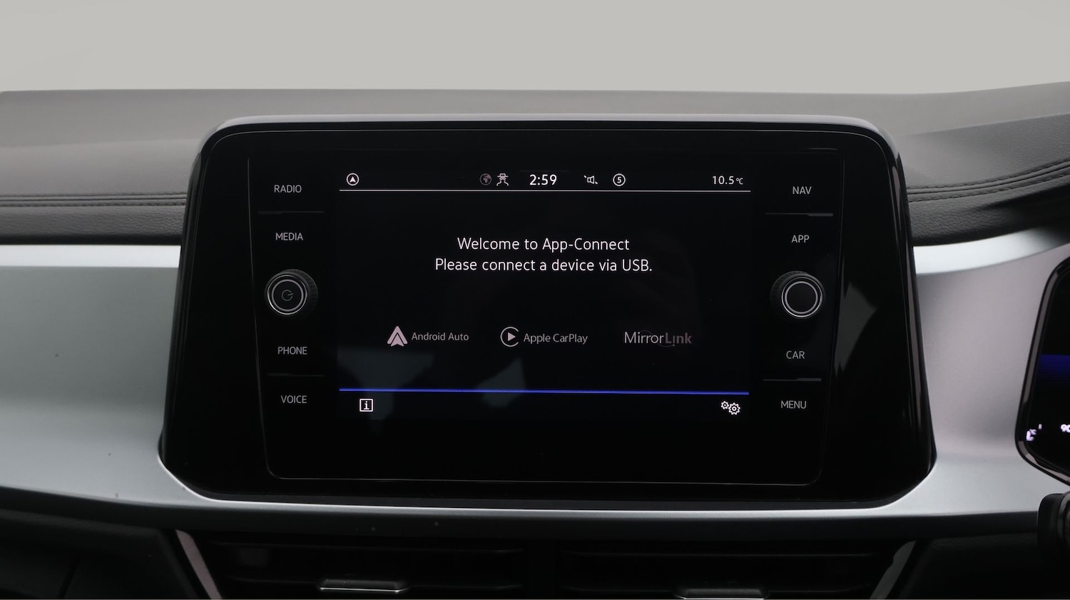 Used Volkswagen T-Roc for sale - 77182047: Photo 25