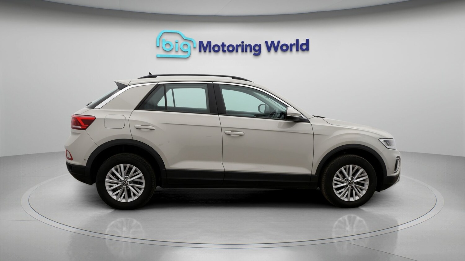 Used Volkswagen T-Roc for sale - 77182047: Photo 8