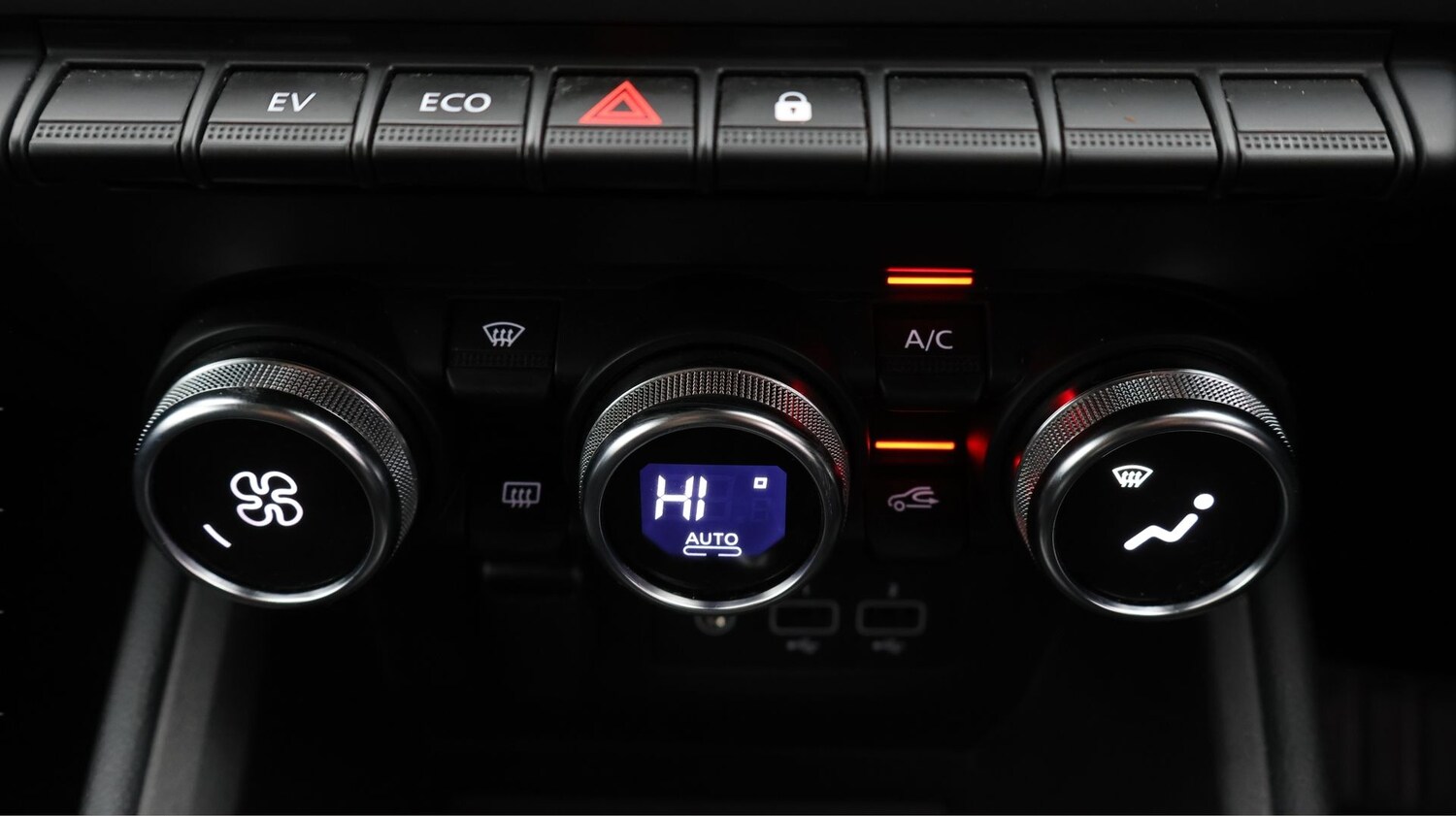 Used Renault Clio 2023 for sale - 77258440: Photo 12