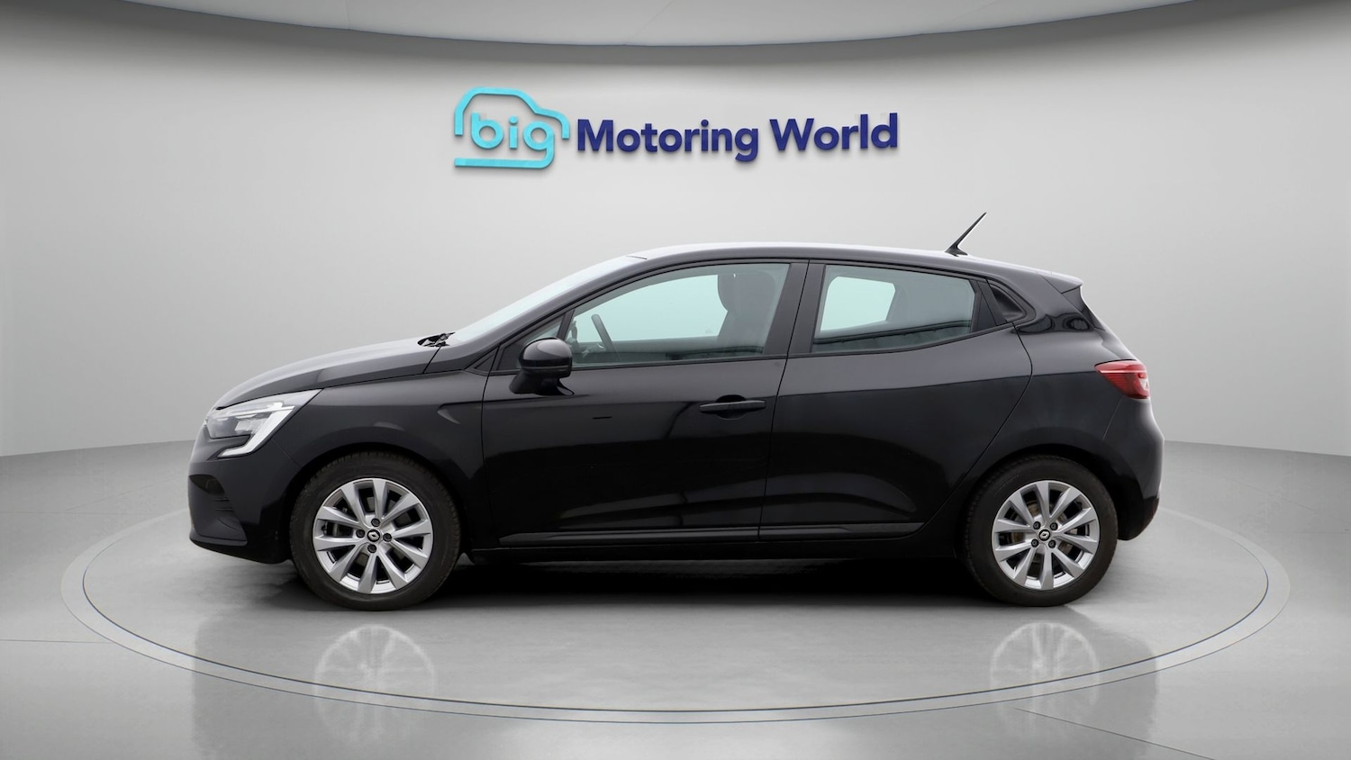 Used Renault Clio 2023 for sale - 77258440: Photo 4