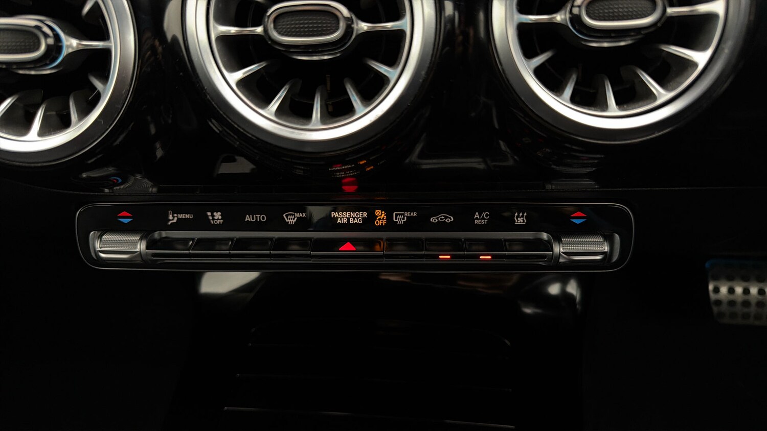 Used Mercedes-Benz CLA 2022 for sale - 77931112: Photo 11