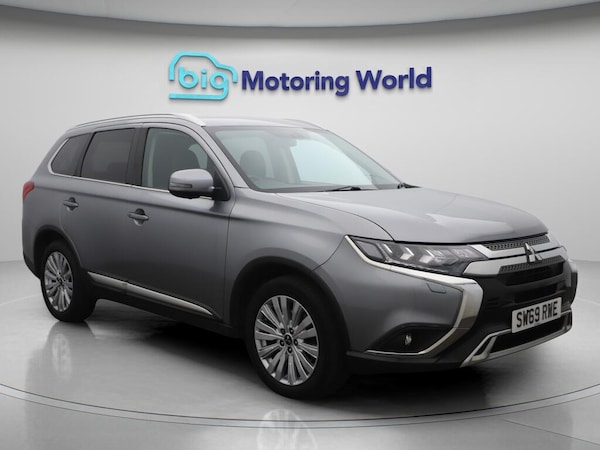 Used Mitsubishi Outlander 2020 for sale - 76213952: Photo 1