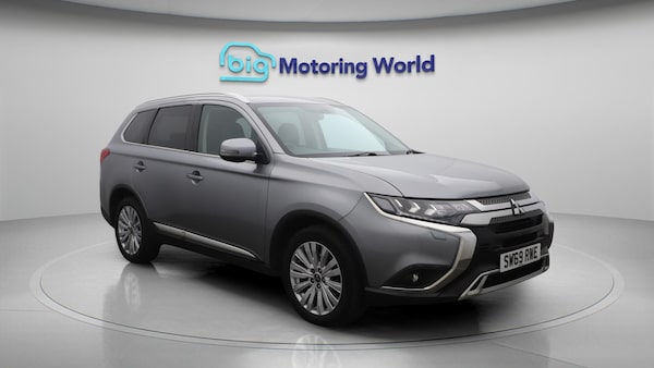Used Mitsubishi Outlander 2020 for sale - 76213952: Photo 2