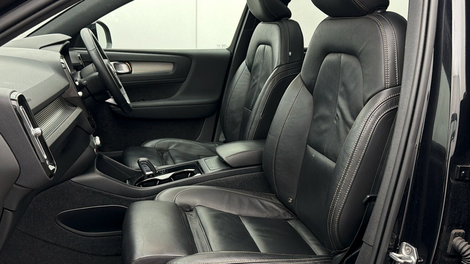 Used Volvo XC40 for sale - 77872343: Photo 13