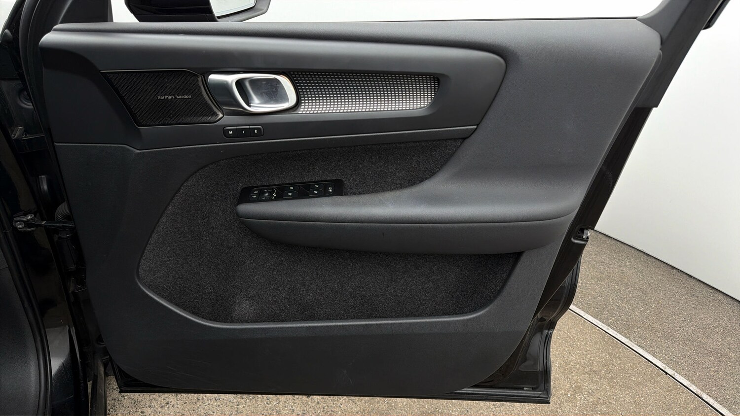 Used Volvo XC40 for sale - 77872343: Photo 14