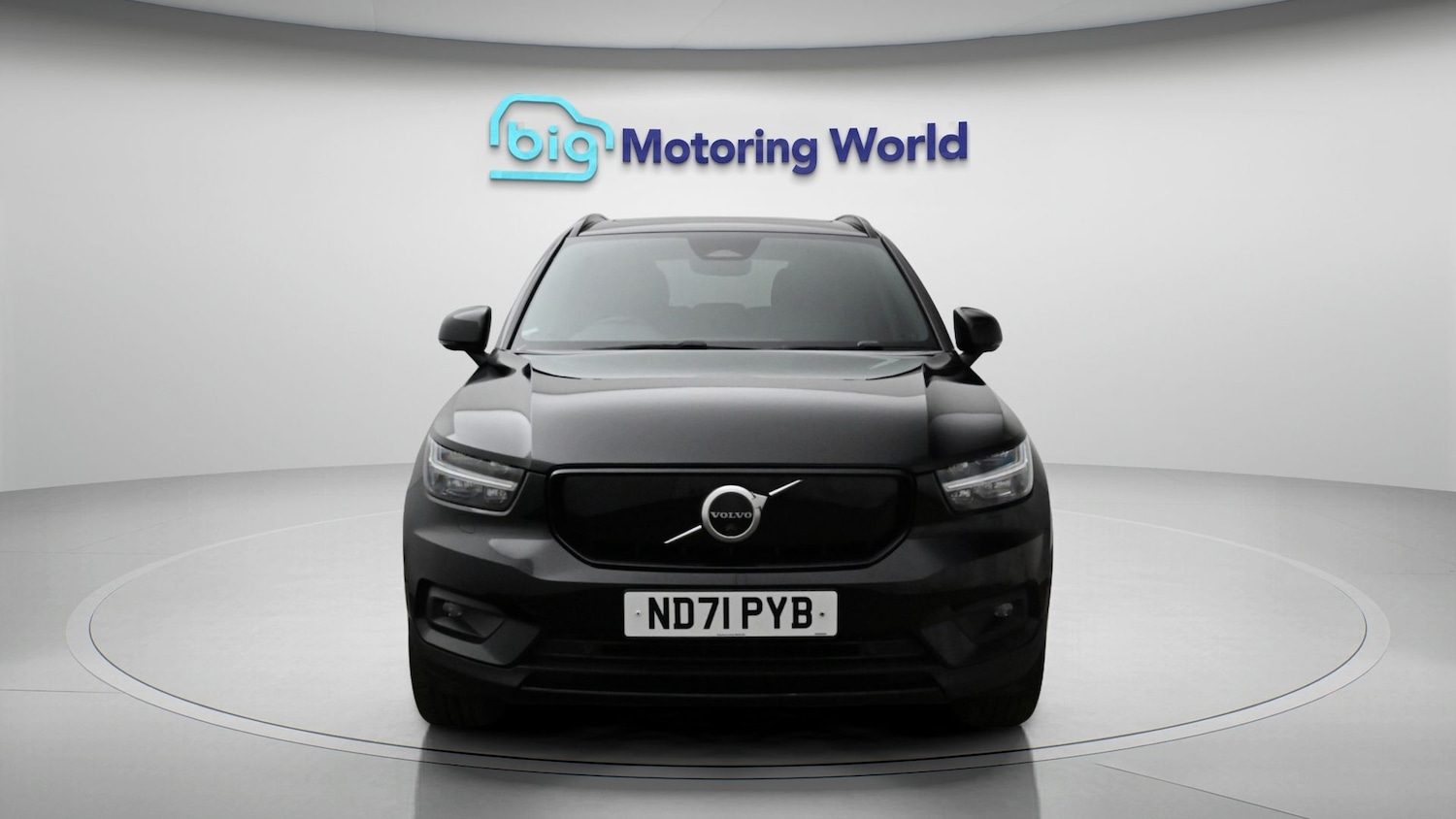 Used Volvo XC40 for sale - 77872343: Photo 2