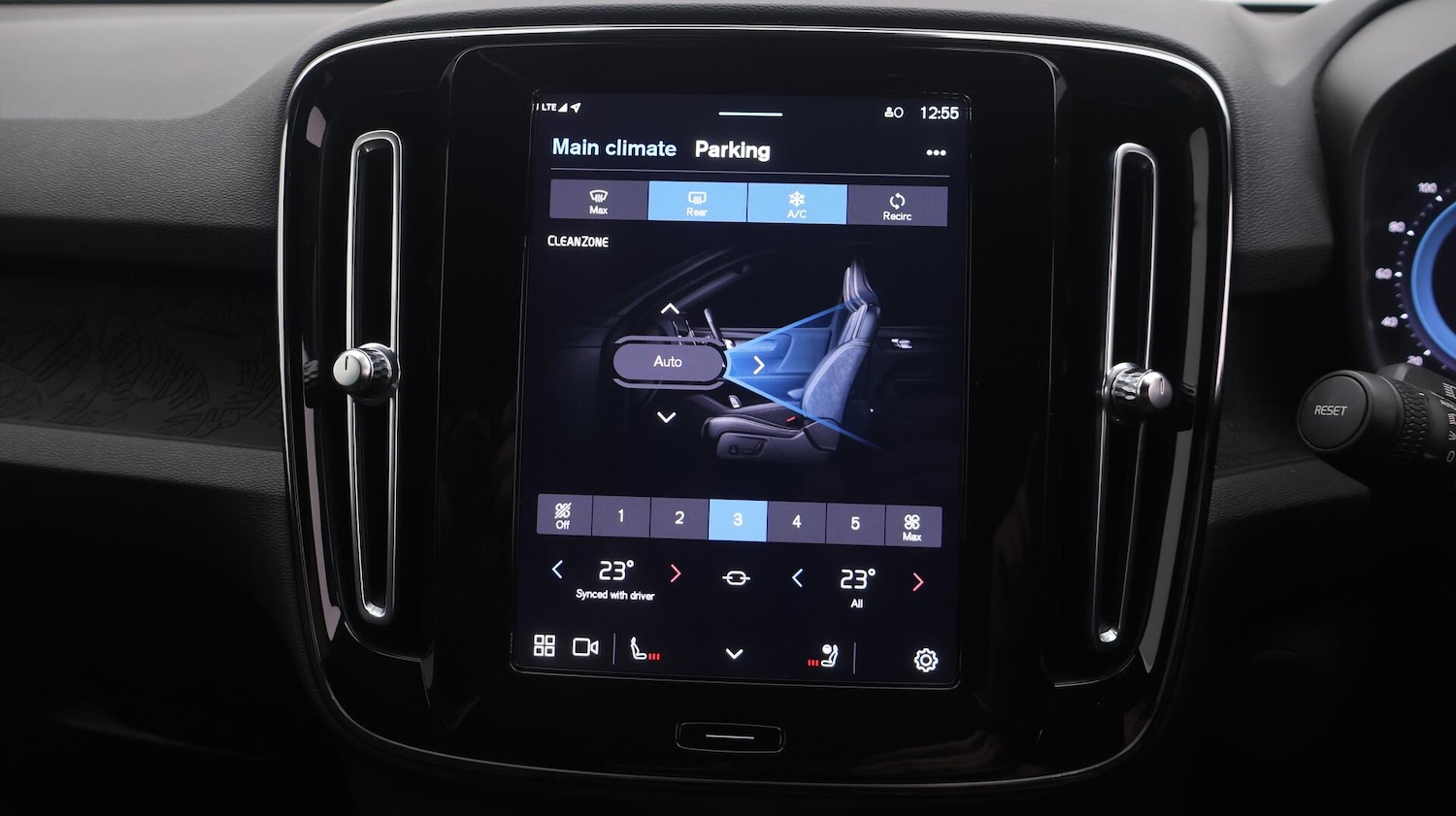 Used Volvo XC40 2022 for sale - 76689775: Photo 13