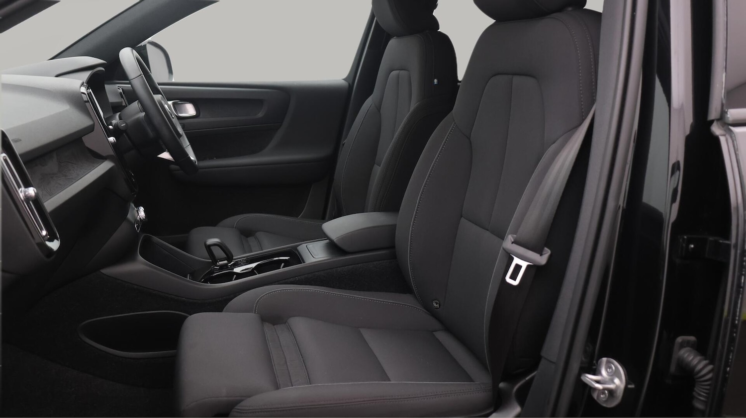 Used Volvo XC40 2022 for sale - 76689775: Photo 15