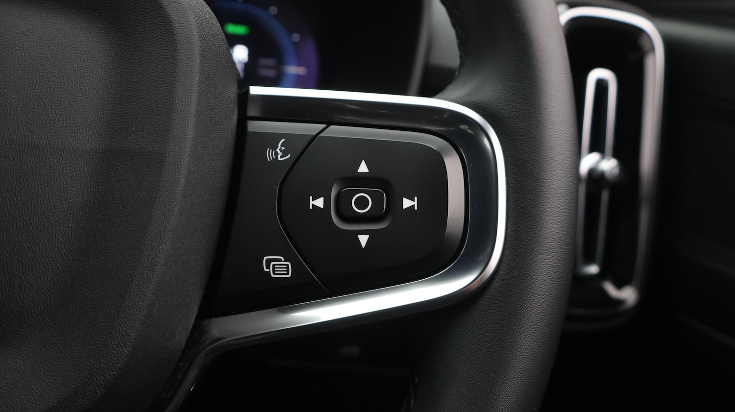 Used Volvo XC40 2022 for sale - 76689775: Photo 26