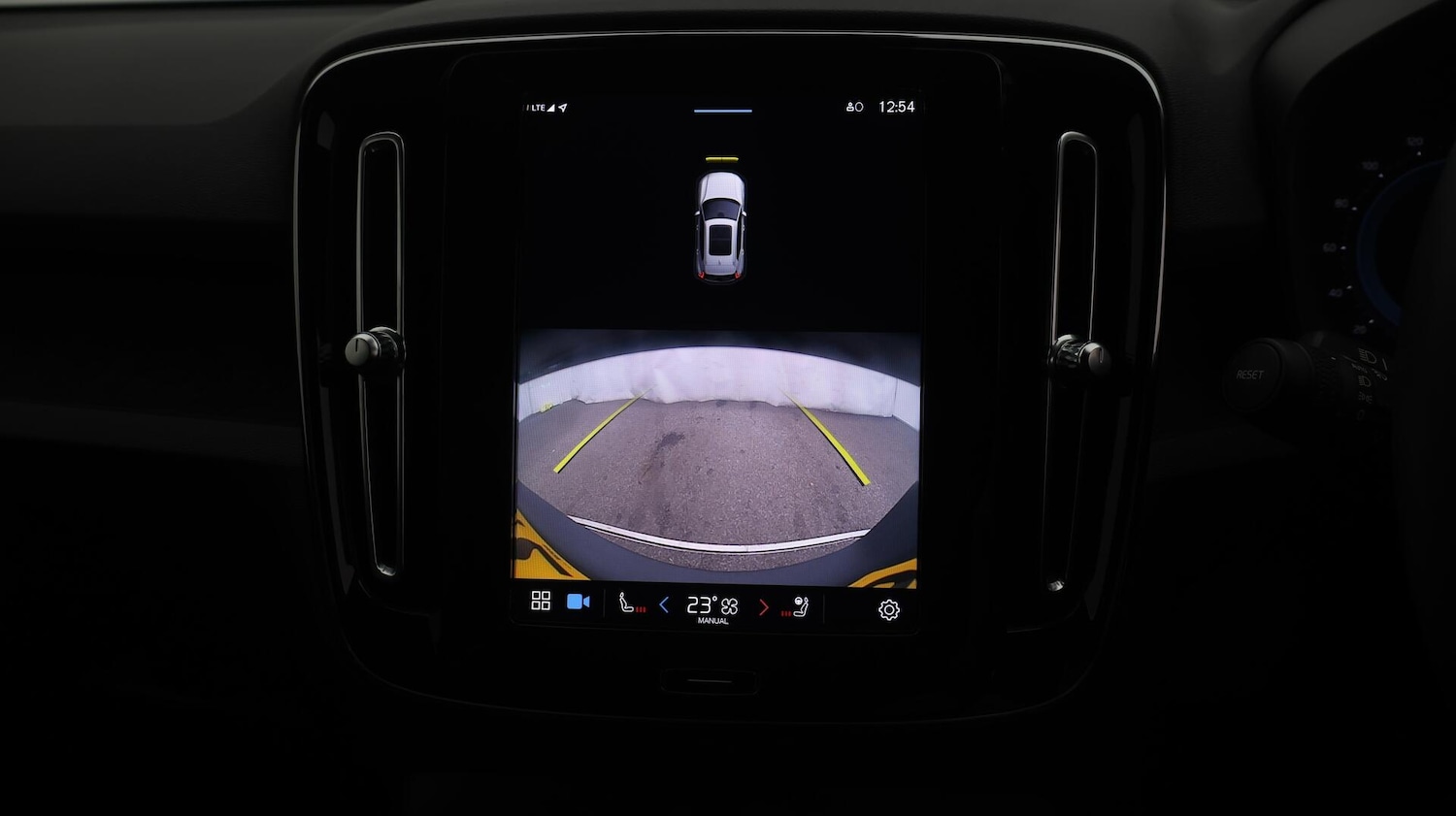 Used Volvo XC40 2022 for sale - 76689775: Photo 27