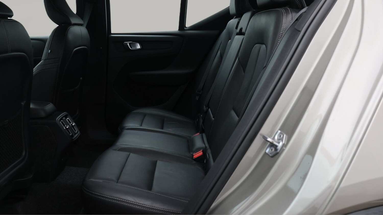 Used Volvo XC40 for sale - 76659129: Photo 17