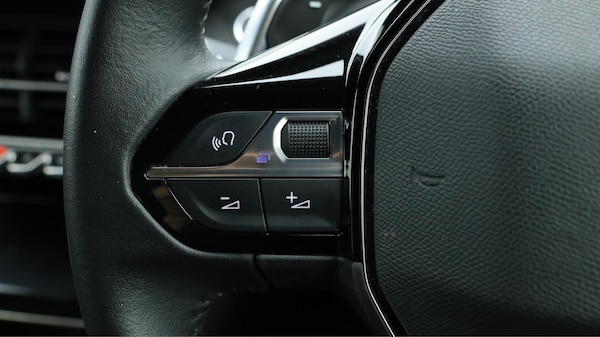 Used Peugeot 2008 2023 for sale - 76238628: Photo 25
