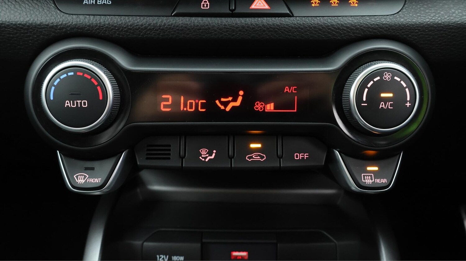 Used Kia Stonic 2023 for sale - 76085374: Photo 13