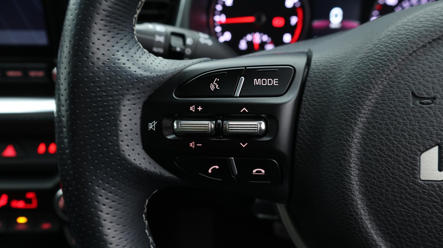 Used Kia Stonic 2023 for sale - 76085374: Photo 24