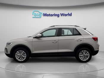 Used Volkswagen T-Roc 2023 for sale - 79606572: Photo
