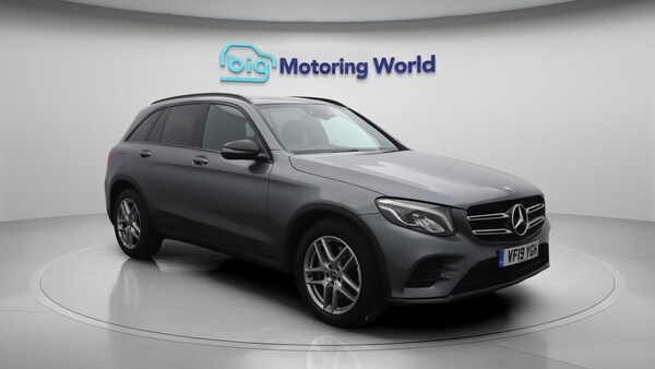 Used Mercedes-Benz GLC 2019 for sale - 76227652: Photo 2