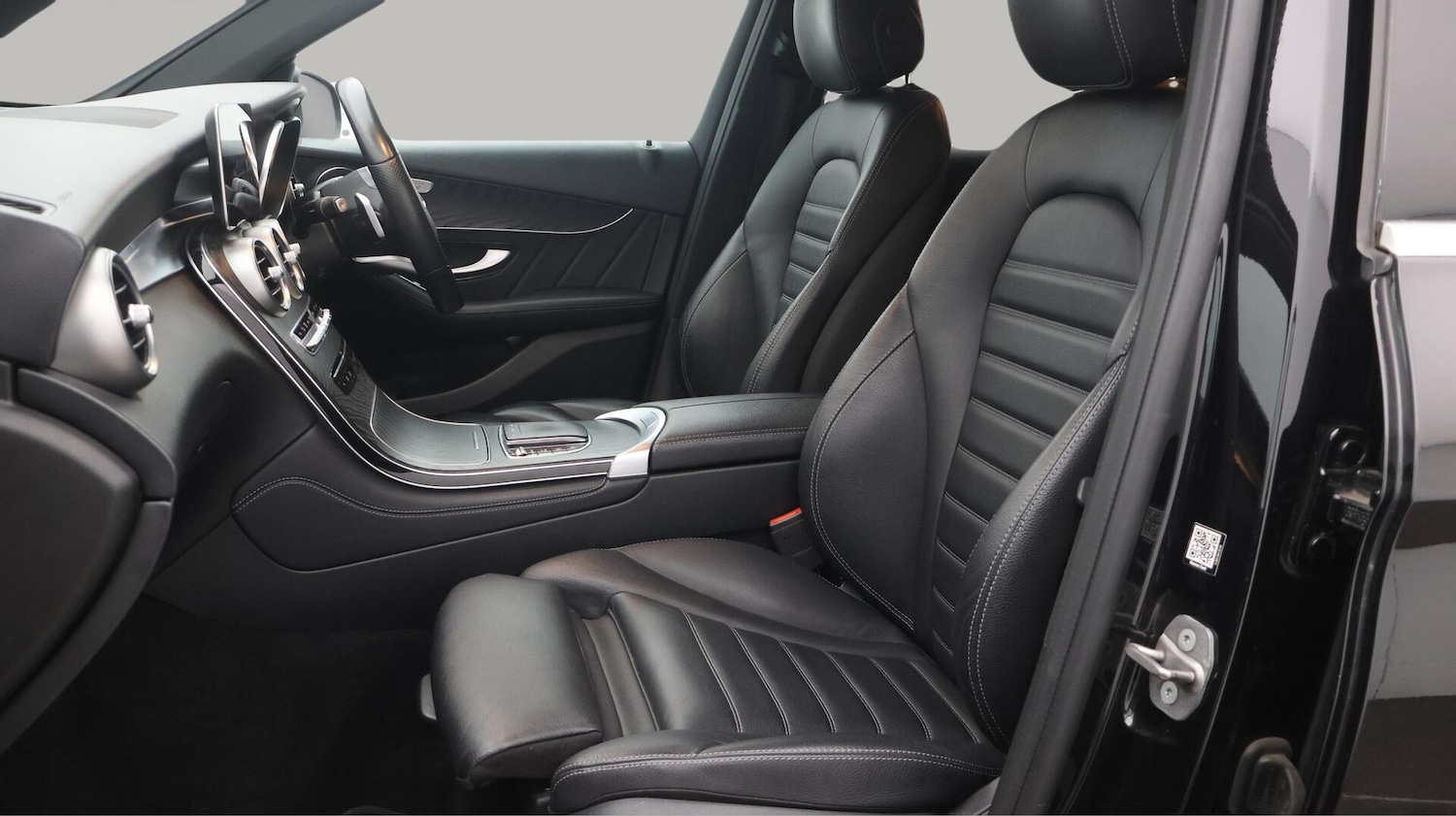 Used Mercedes-Benz GLC 2020 for sale - 76388711: Photo 15