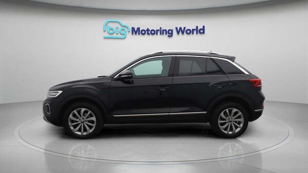 Used Volkswagen T-Roc 2023 for sale - 76072333: Photo 5