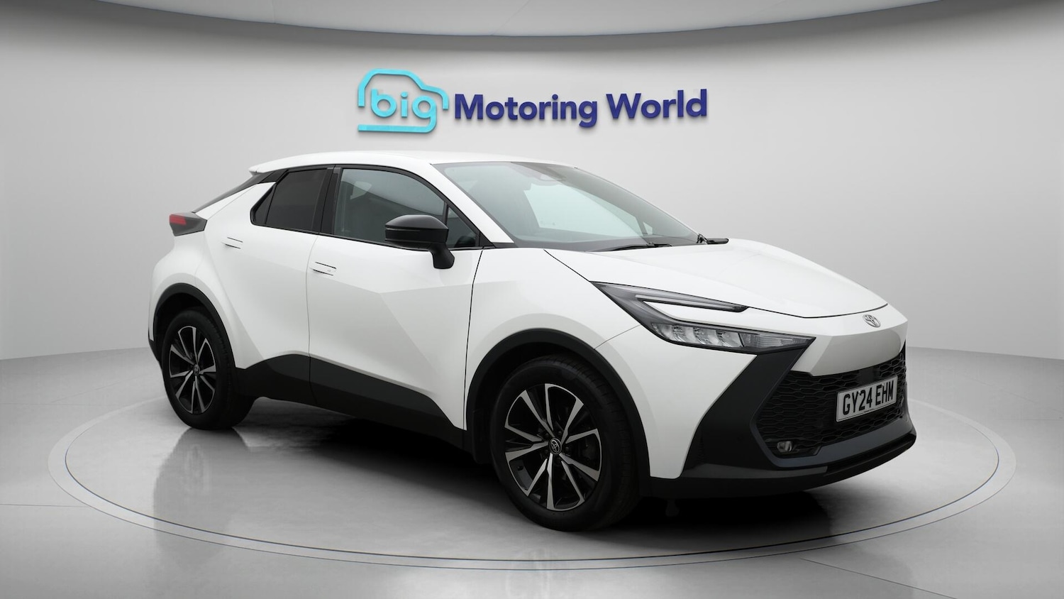 Used Toyota C-HR 2024 for sale - 76689341: Photo 2