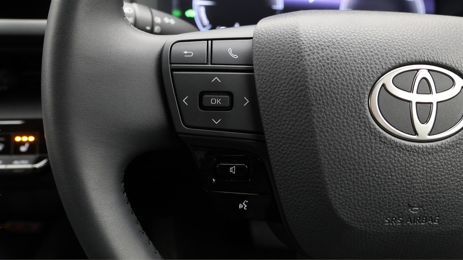 Used Toyota C-HR 2024 for sale - 76689341: Photo 24