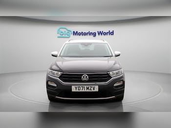 Used Volkswagen T-Roc 2021 for sale - 77528795: Photo