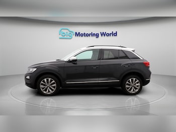 Used Volkswagen T-Roc 2021 for sale - 77528795: Photo