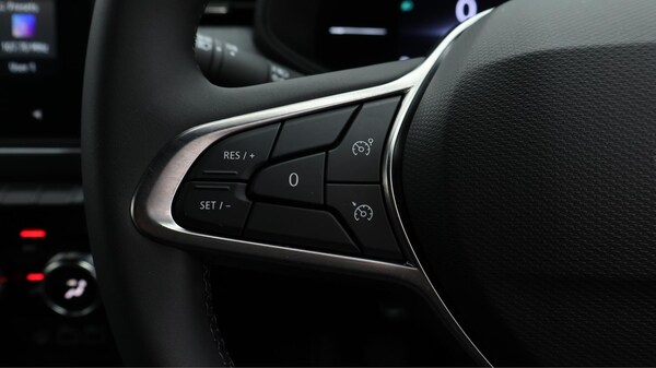 Used Renault Clio 2025 for sale - 76109105: Photo 24