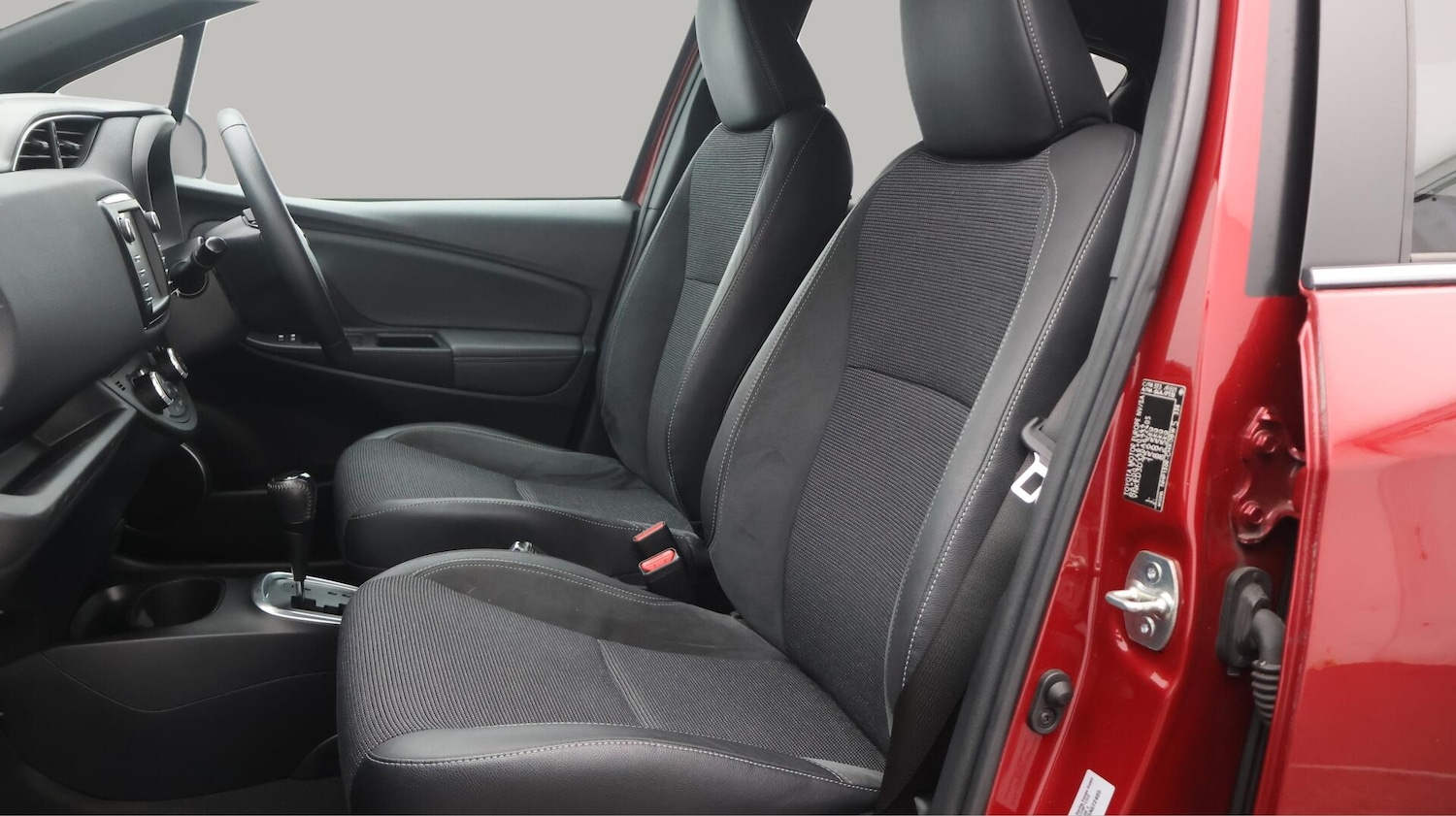 Used Toyota Yaris 2020 for sale - 76573614: Photo 15