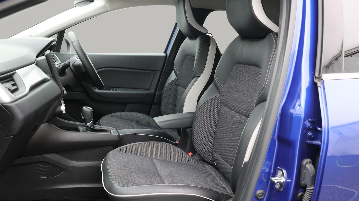 Used Renault Captur 2022 for sale - 76584461: Photo 15