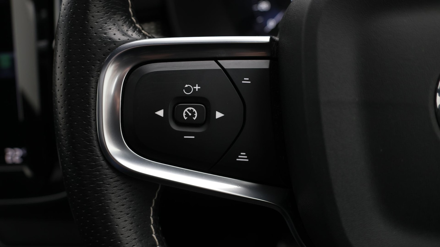 Used Volvo XC40 2021 for sale - 77325943: Photo 25