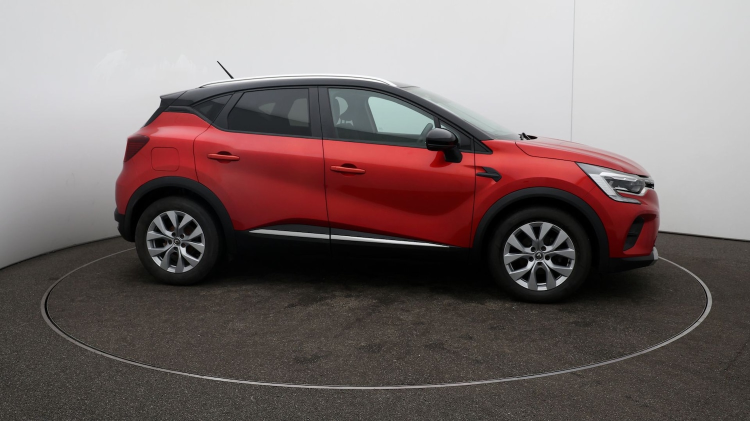Used Renault Captur for sale - 76811907: Photo 37