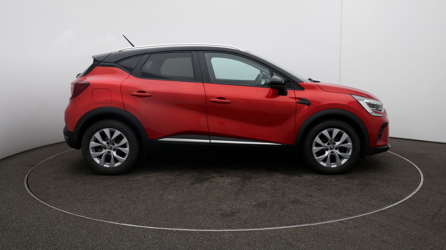 Used Renault Captur for sale - 76811907: Photo 38